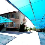 דירה Effie's House *